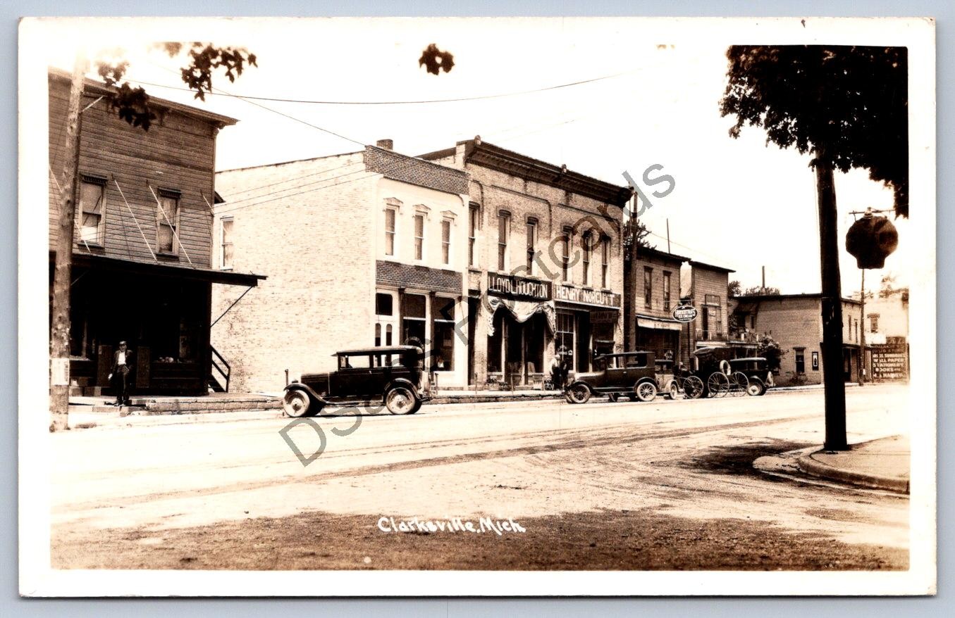 K56/ Clarksville Michigan RPPC Postcard c1940s Ice Cream Shop Main St 373