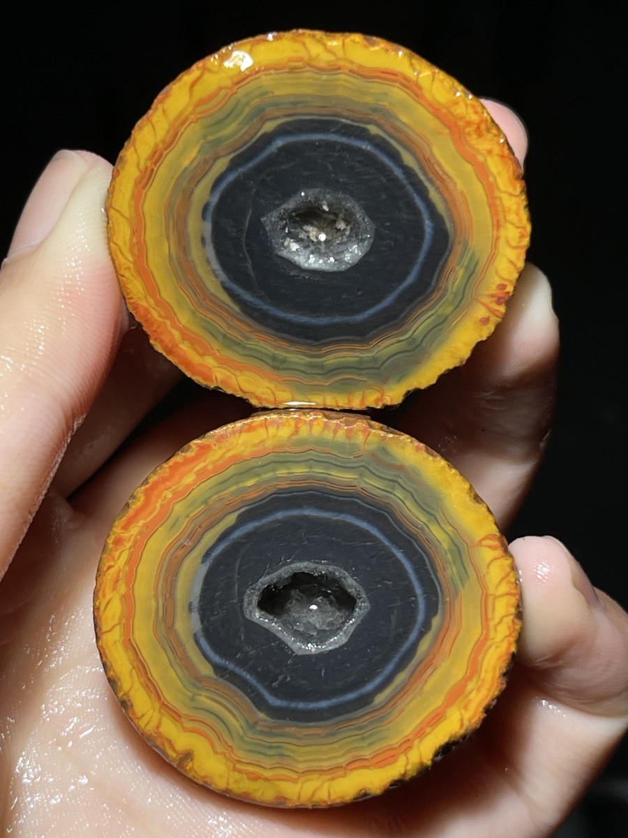 1Pair China Agate Hebei xuanhua natural Crystal Geodes collectible 72g A31