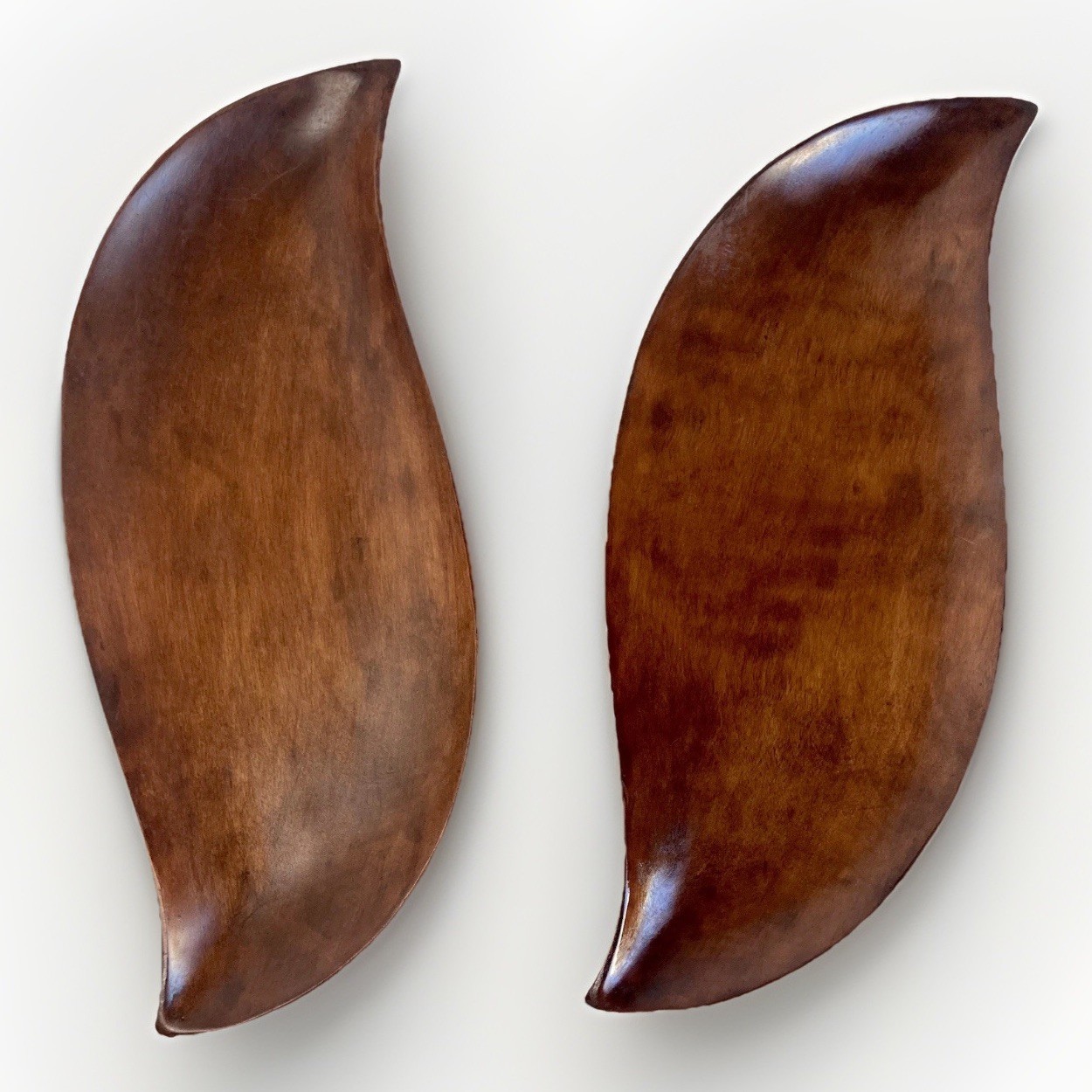 Vintage Mid Century Modern Wood Leaf-shaped Serving Dishes: Set Of 2, 15.5\