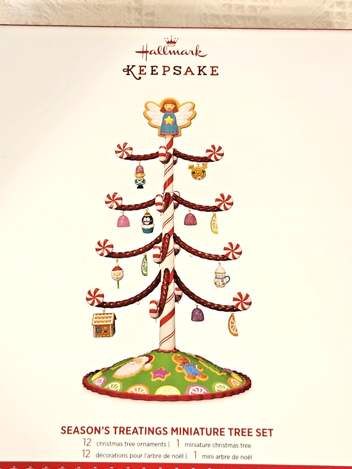 Hallmark - 2017 Season\'s Treatings Miniature Tree & Ornament Set - NEW IN BOX