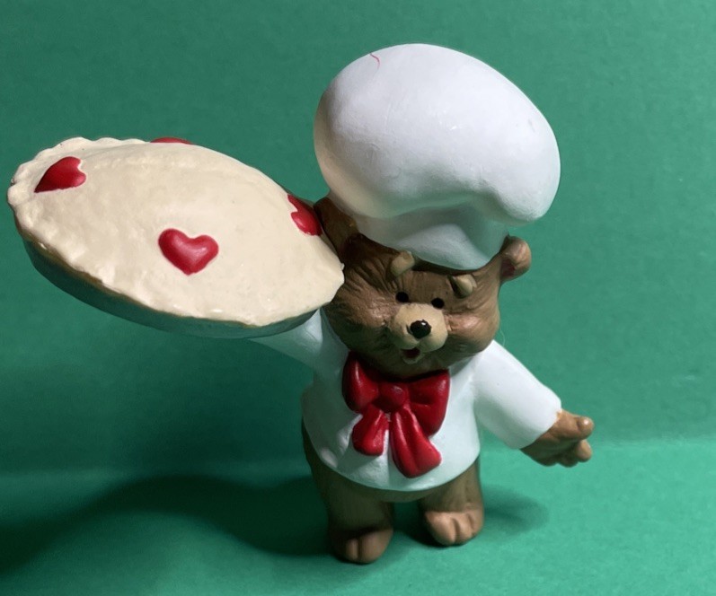 VINTAGE 1988 HALLMARK VALENTINE PIE BAKER BEAR MERRY MINIATURE-LOT 145