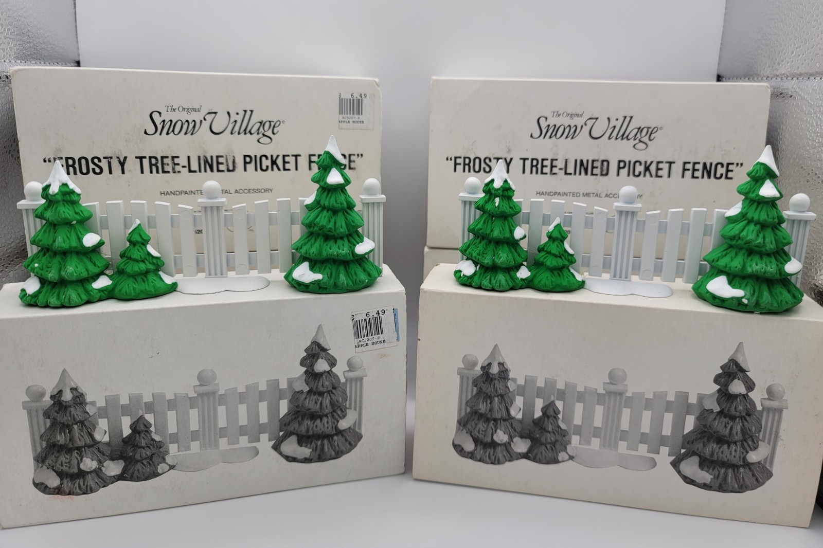 Lot of 7 Dept 56 Christmas Village Town Frosty Tree Lined Picket Fence 52078