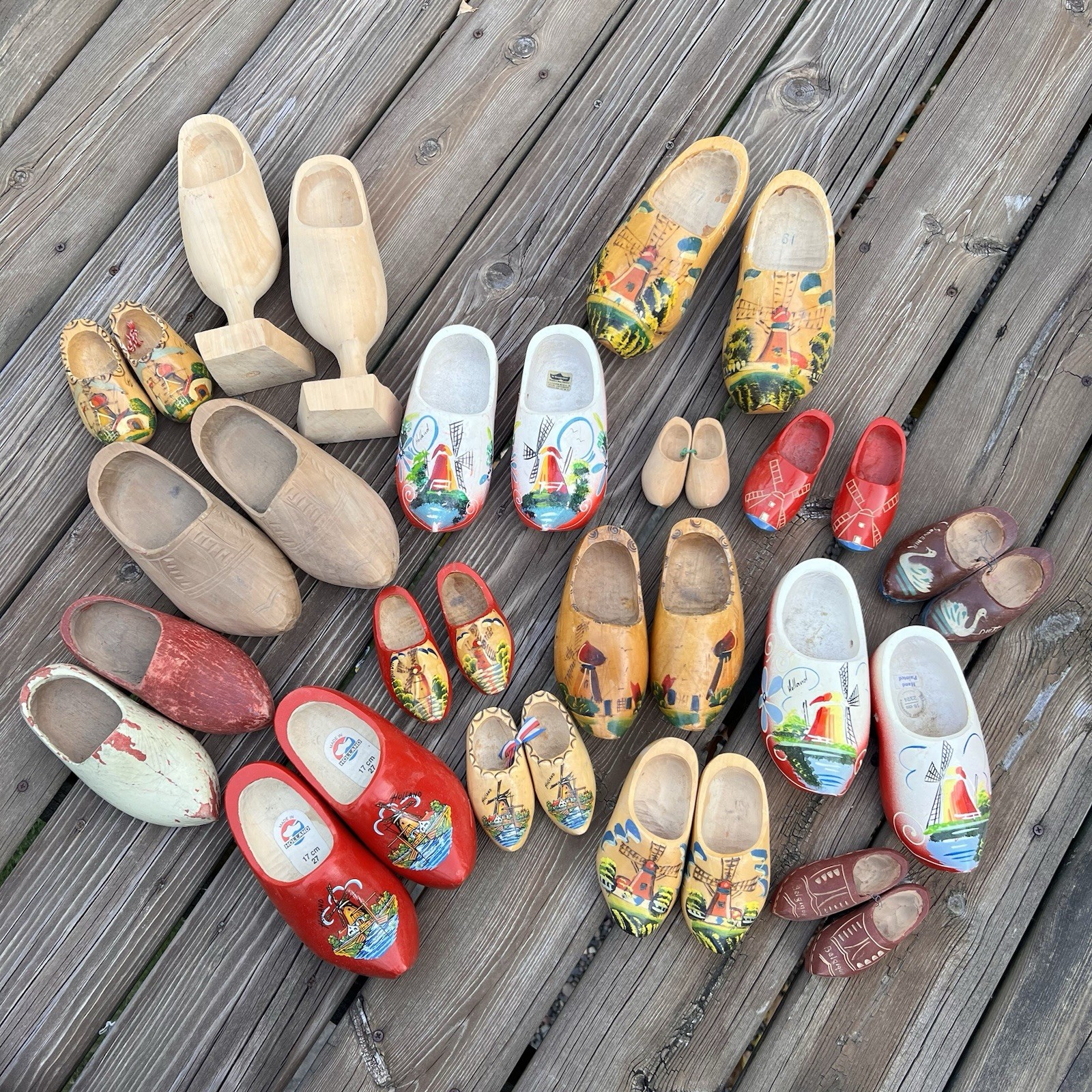 Large Lot Vintage Dutch Wooden Clog 16 Pairs Holland Hand Painted Souvenir Shoes