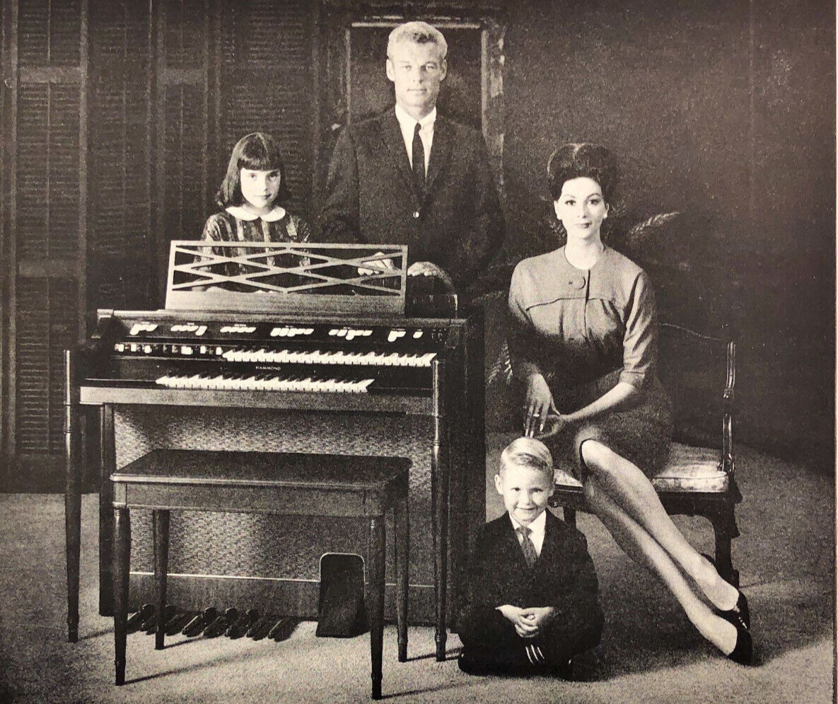 Hammond Spinet Organ Magazine Ad 1961 Family Portrait Vintage Ephemera