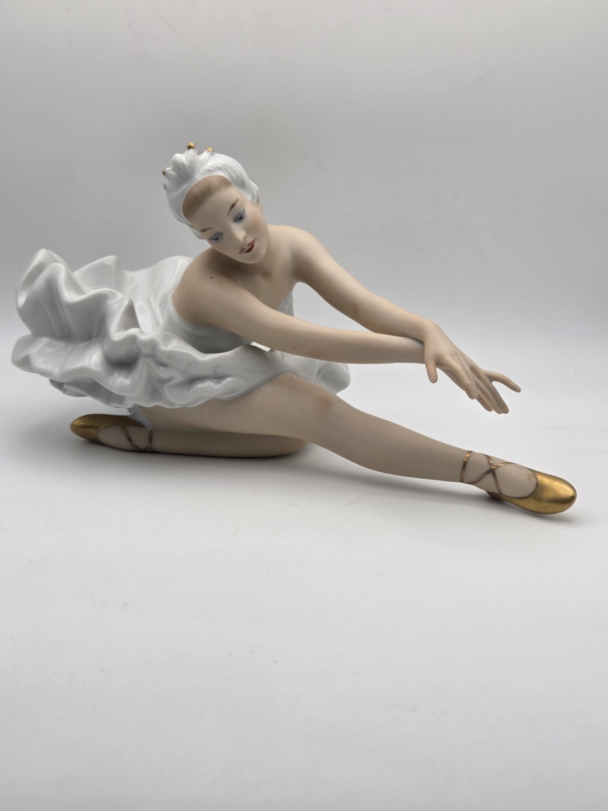 Vintage Wallendorf Germany Ballerina Dancer Porcelain Figurine Statue *Damage*