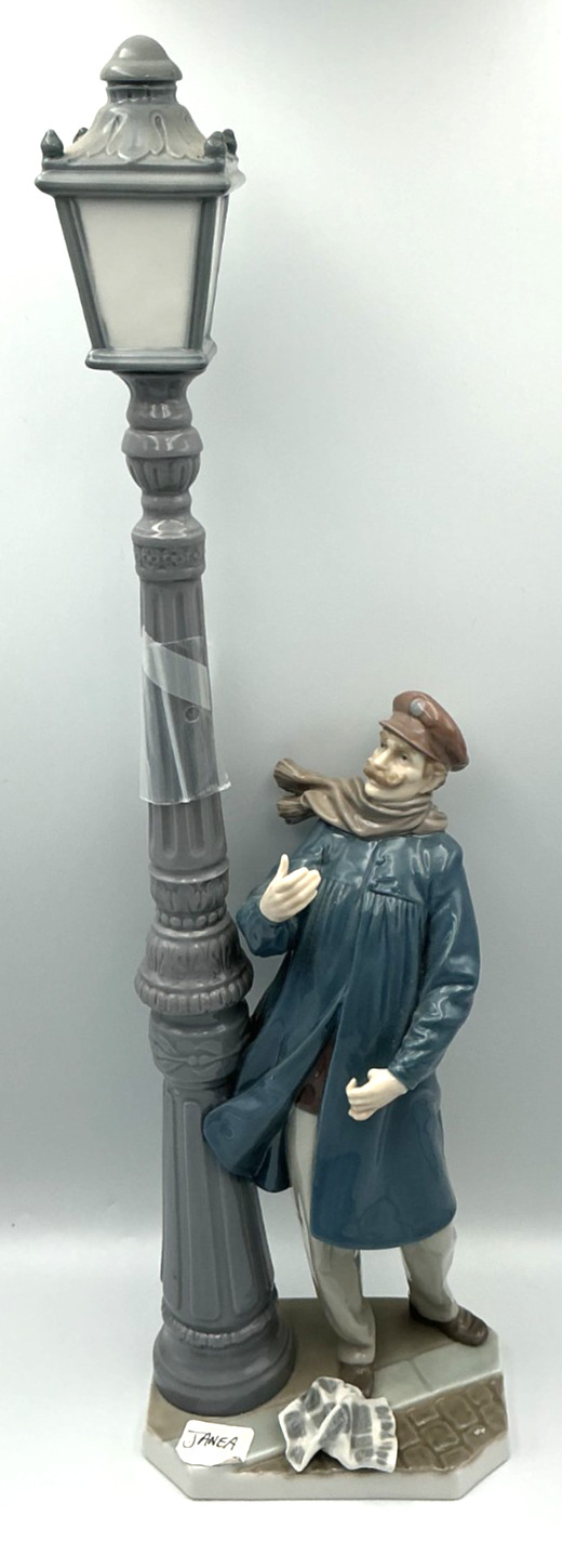 Lladro #5205 Lamplighter Porcelain Figurine Retired Spain AS IS Damaged