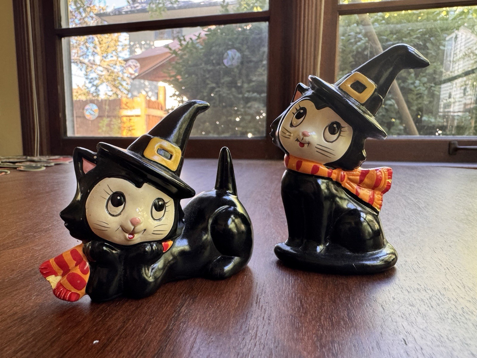 Vintage Lefton Korea Halloween Black Kitty Cat Figurines Pair Witch Hat Scarf