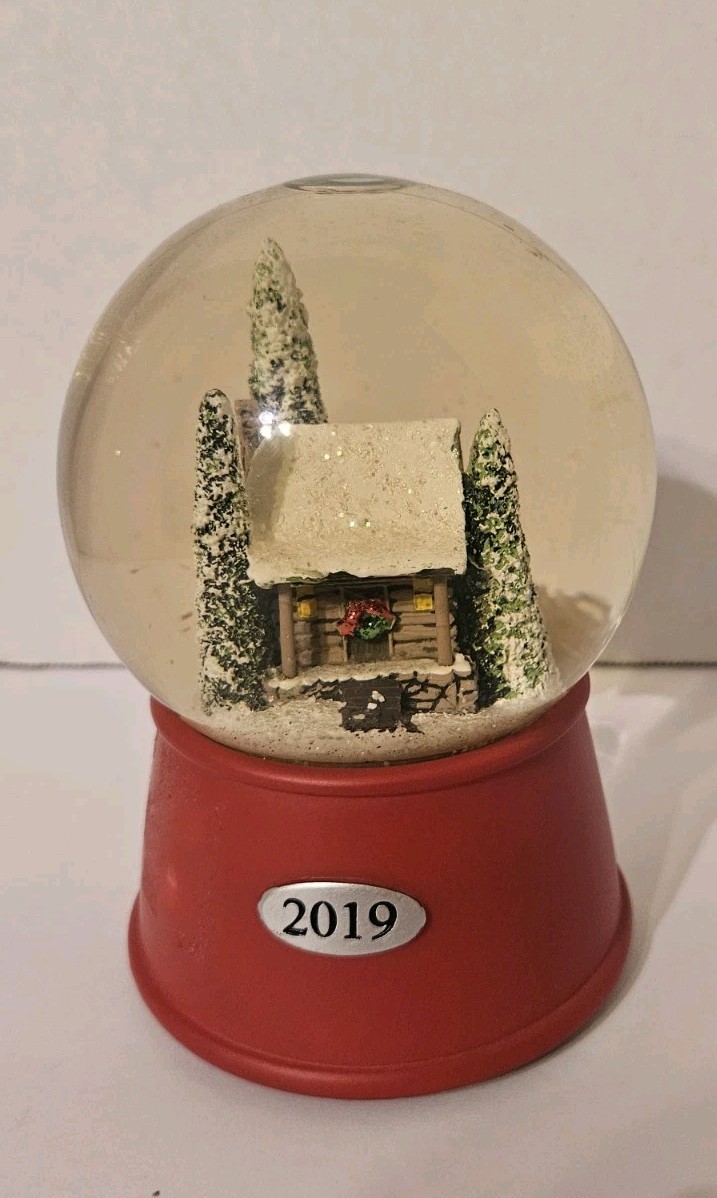 Wondershop Target Musical 2019 Snow Globe “Silent Night” Christmas Cabin 