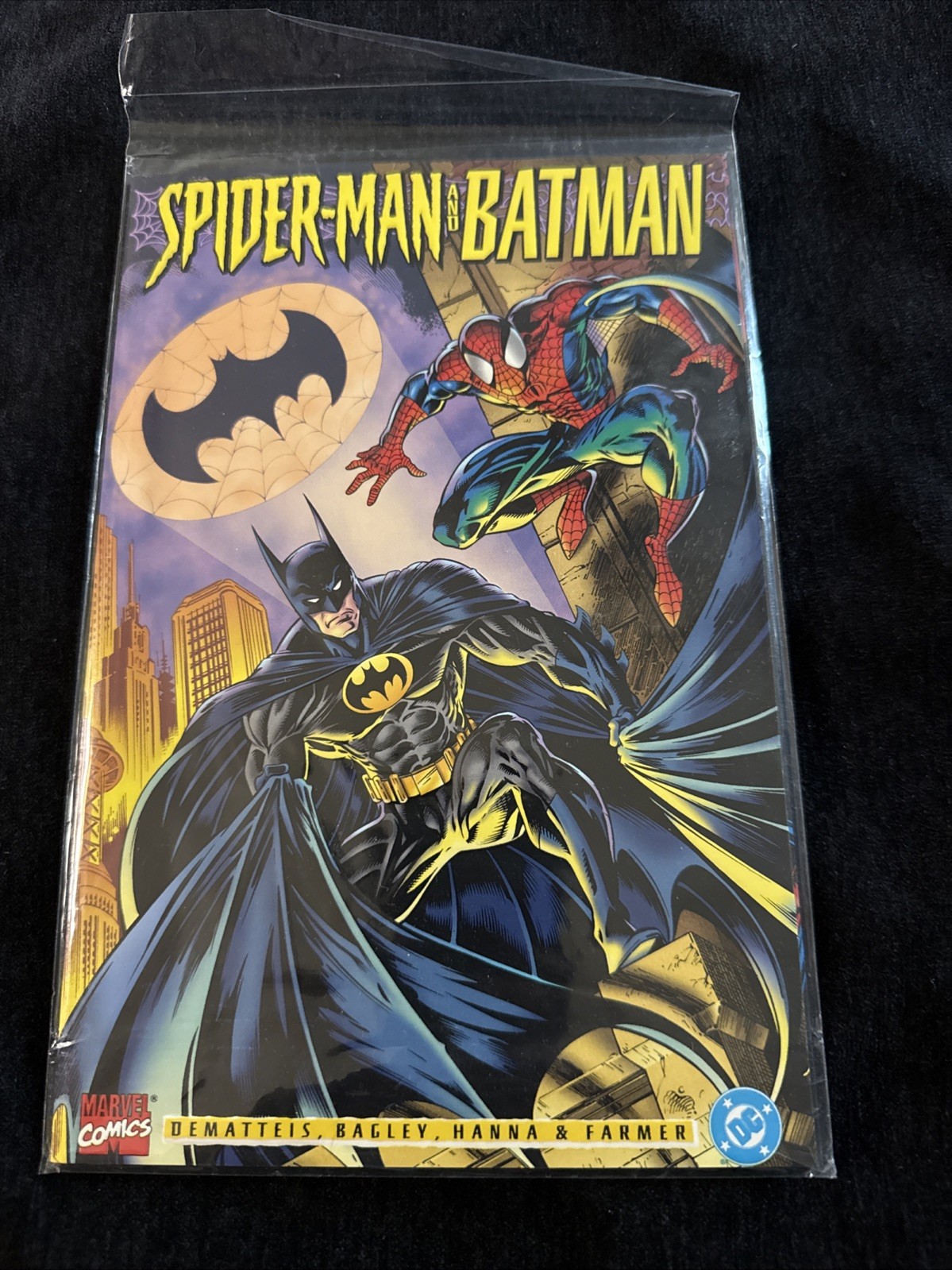 Spider-Man & Batman #1 Marvel/DC Crossover 1995 Embossed Cover VF/NM