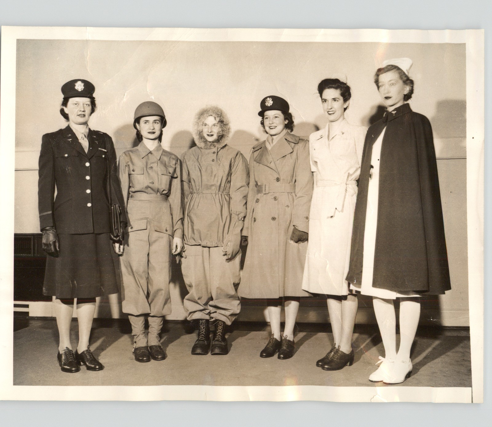 U.S. Army Nurses Press Photo WWII 1943 New Uniforms Fashion Washington D.C.