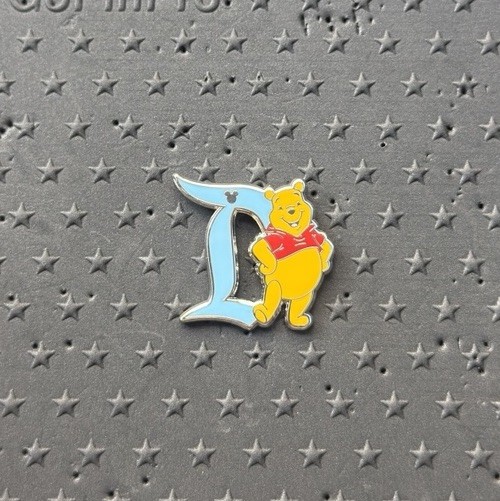 Disney Hidden Mickey D Series Pin Winnie The Pooh Disneyland 2020 Pin - FANTASY