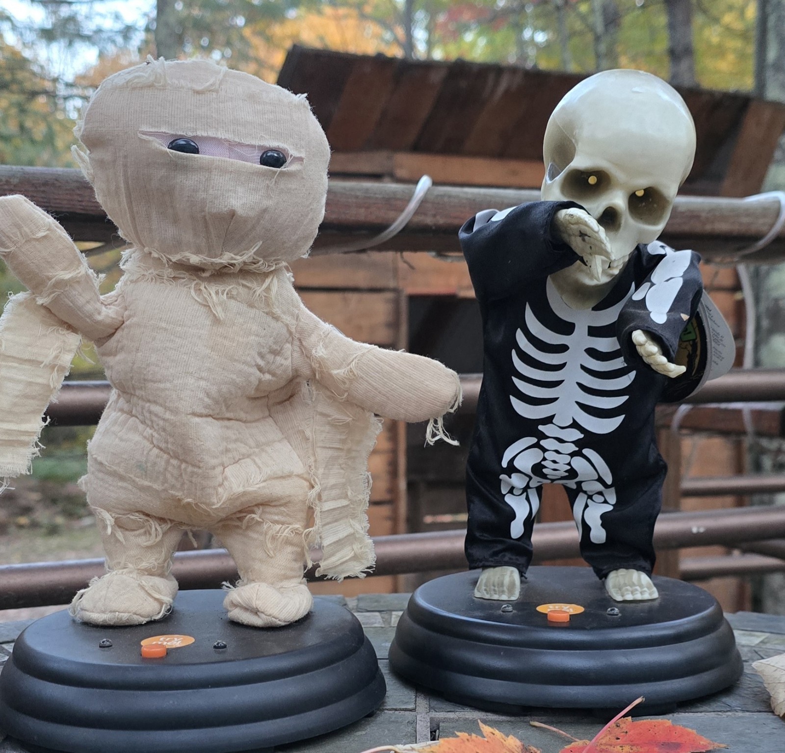 Gemmy Grave Raver Mummy Skeleton Thriller Hey Baby Halloween Animated Dances