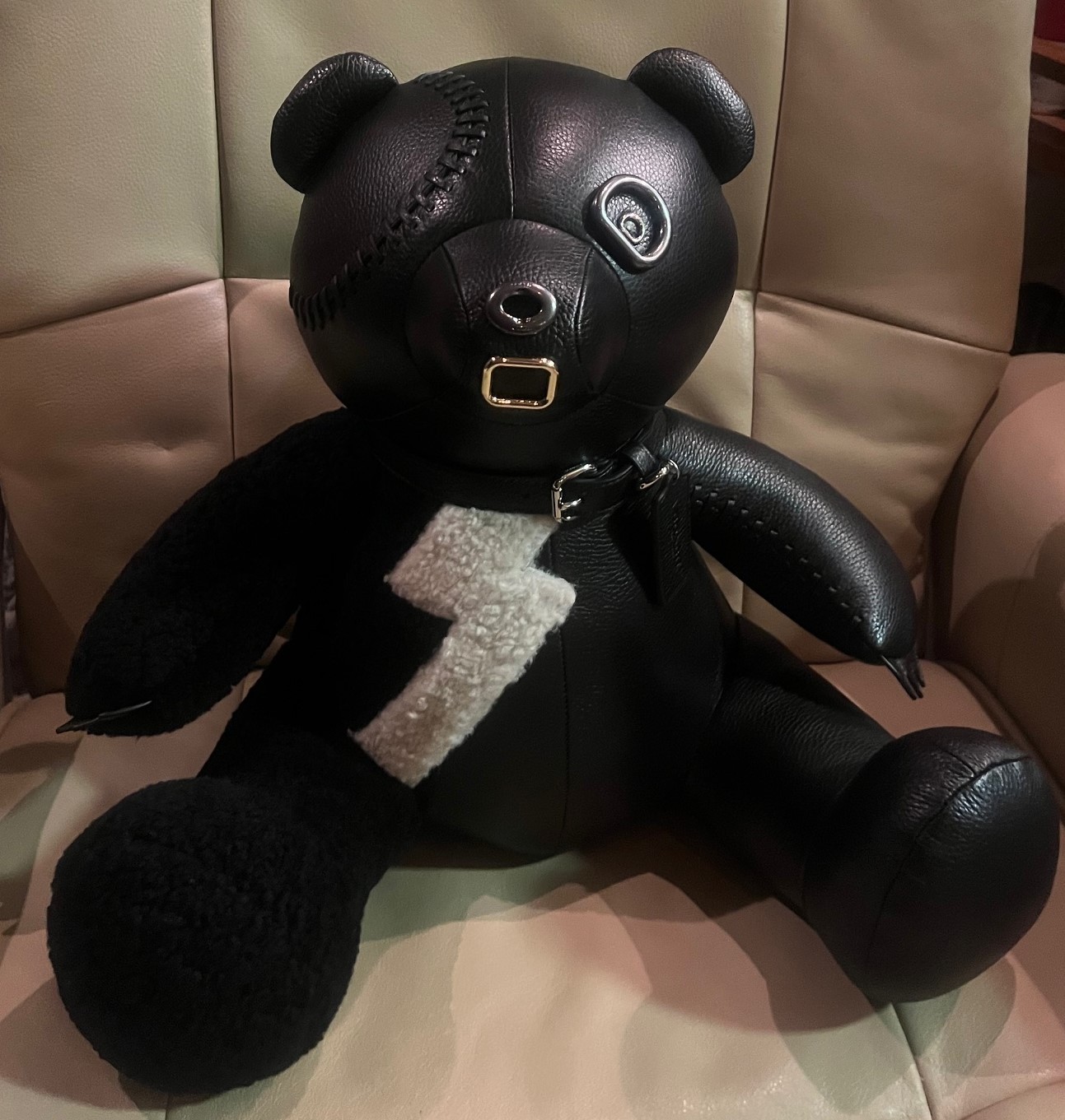 RARE LIMITED EDITION OUTLAW COACH PEBBLED LEATHER/ BLACK BEAR