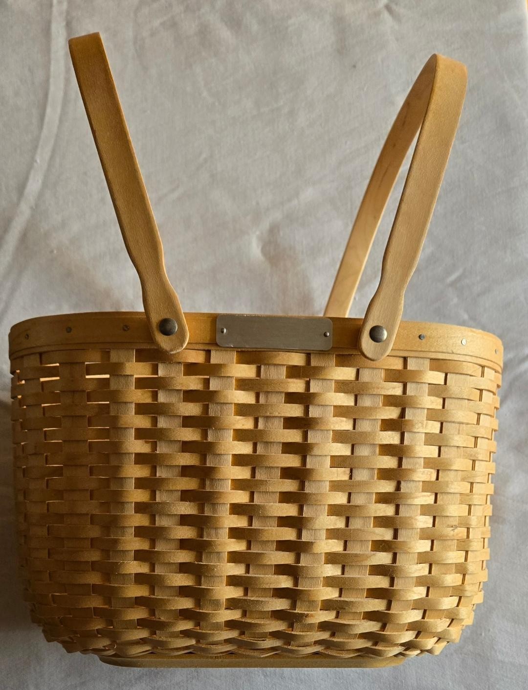 Longaberger Collectors Large Hand Weaved Basket with 2 Handles  2005
