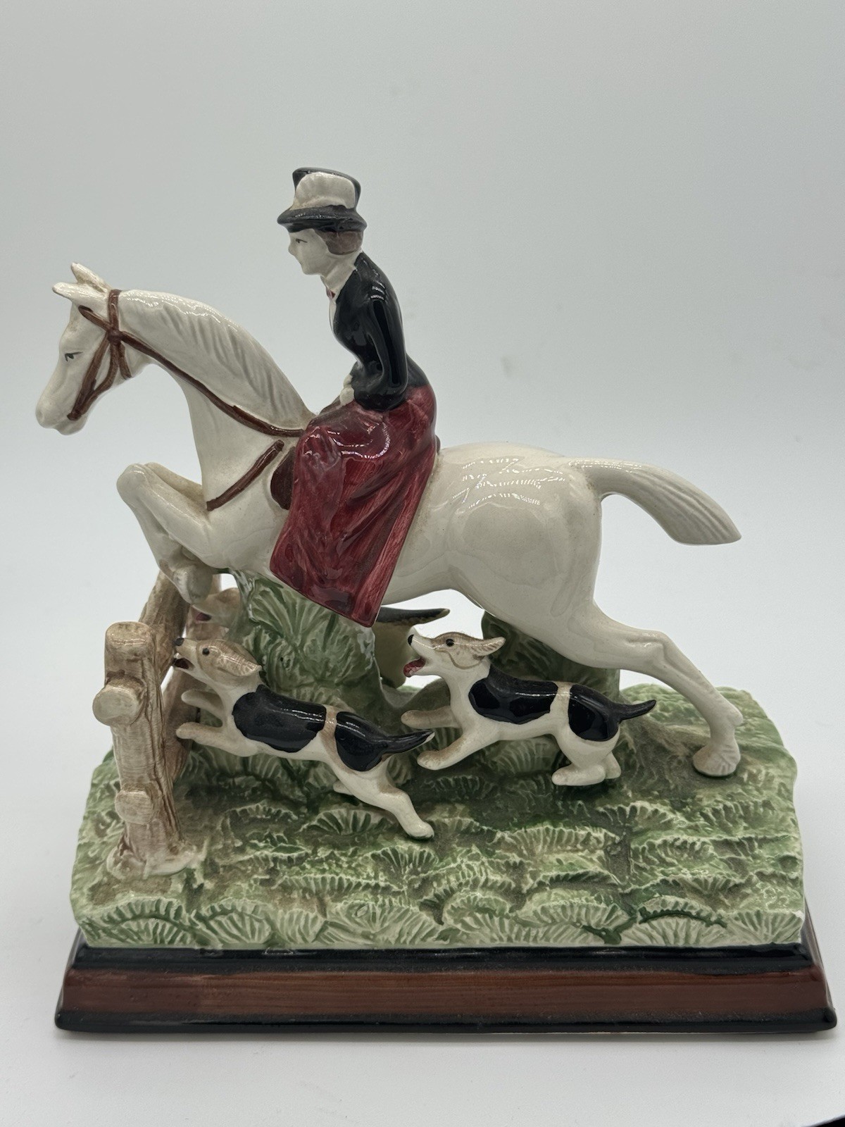 RARE, FITZ & FLOYD PORCELAIN 'THE HUNT', LADY RIDING HORSE WITH HOUNDS, 8''H