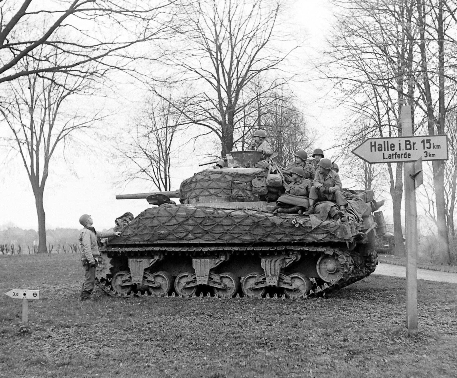 WW2 WWII Photo World War Two / US Army M4 Sherman Tank Ohr Germany April 1945