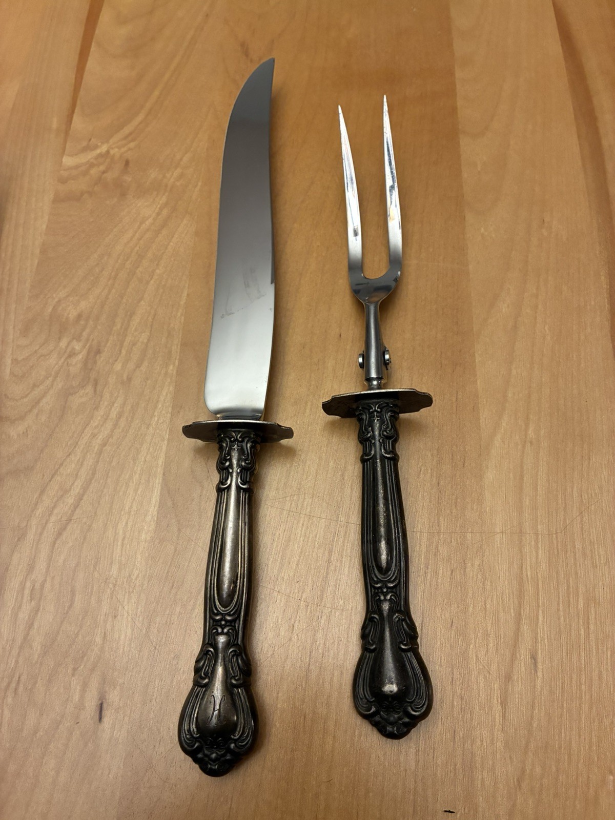 Vintage carving set, ornate scroll pattern, 2 pieces