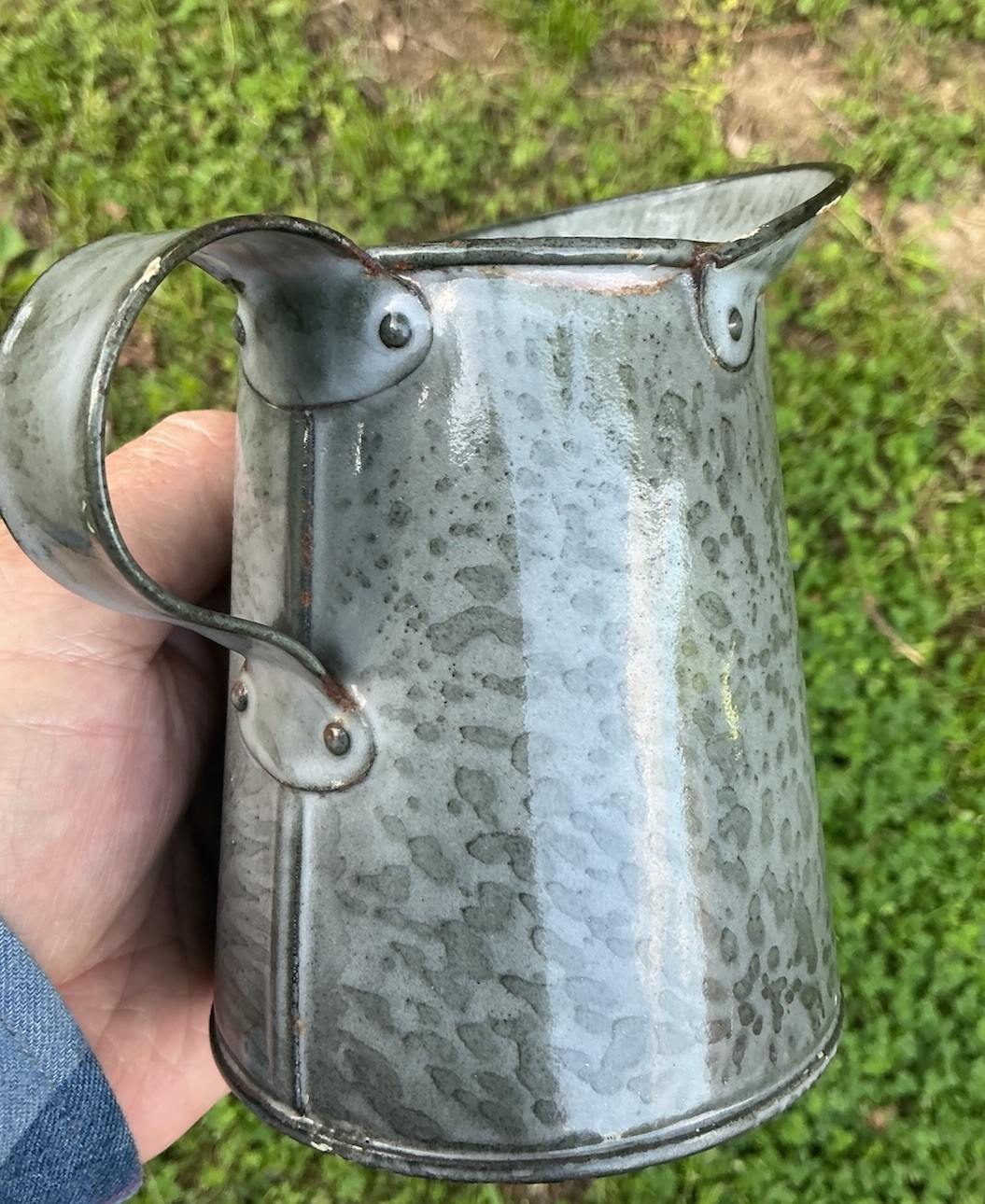 RARE MEASURE TINY EARLY GRAY RIVETED BEAUTIFUL GRANITE ENAMELWARE ANTIQUE UNIQUE