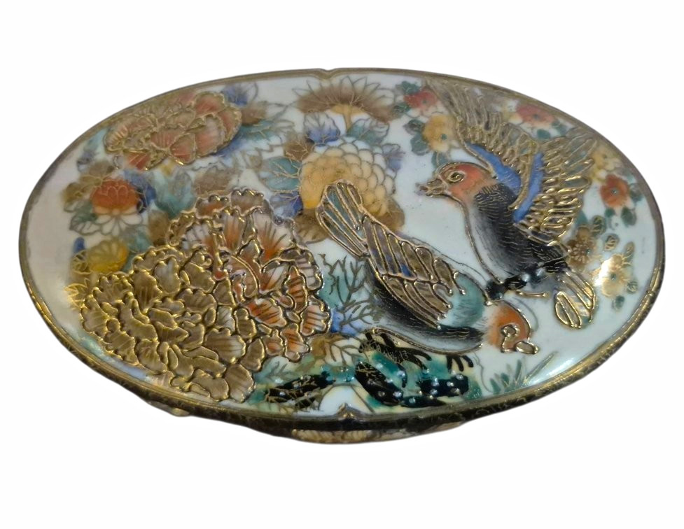 Vintage Chinese Porcelain Box Mandarin Ducks Peony Qianlong Mark 7\