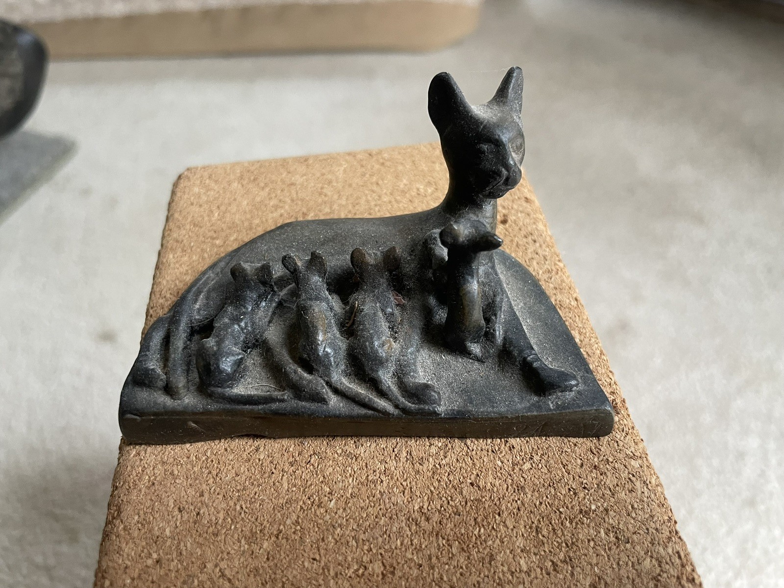 Rare 1989 Met Museum Egyptian Bastet Cat w Kittens Statuette Vintage Replica