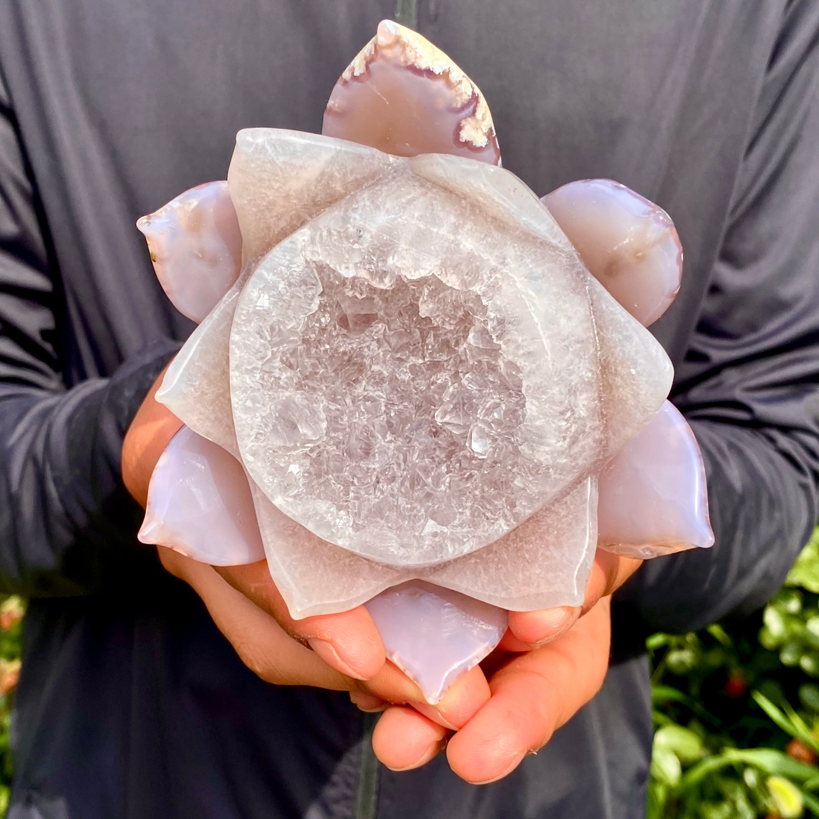 560G  Drunken agate lotus hand carved meditation crystal display decoration