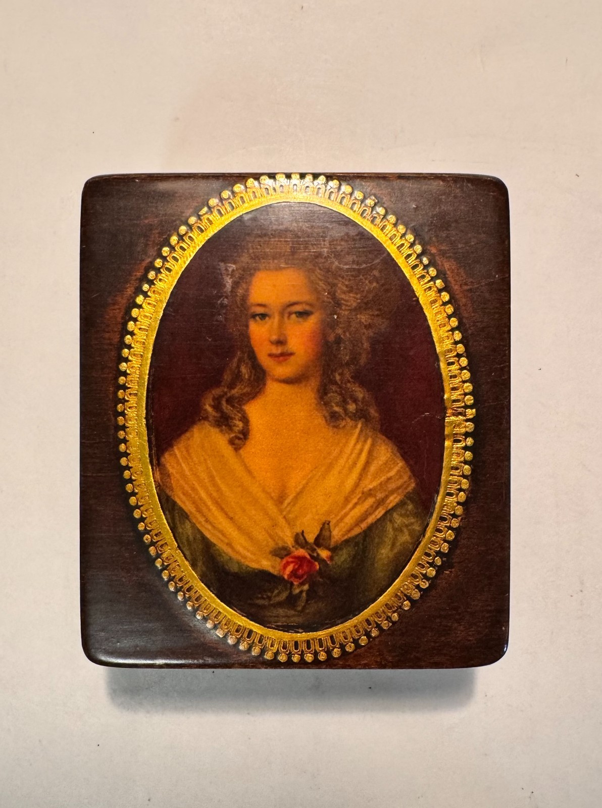ANTIQUE VICTORIAN ART NOUVEAU LADY PORTRAIT  Keepsake BOX  French