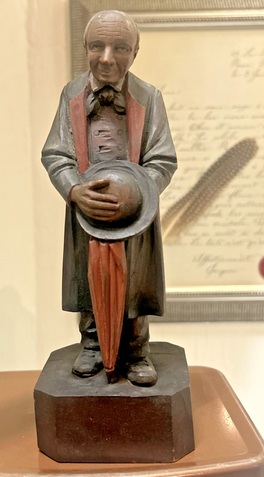 VINTAGE ANRI ITALY HAND CARVED WOOD GENTLEMAN FIGURINE HAT UMBRELLA 7.5\