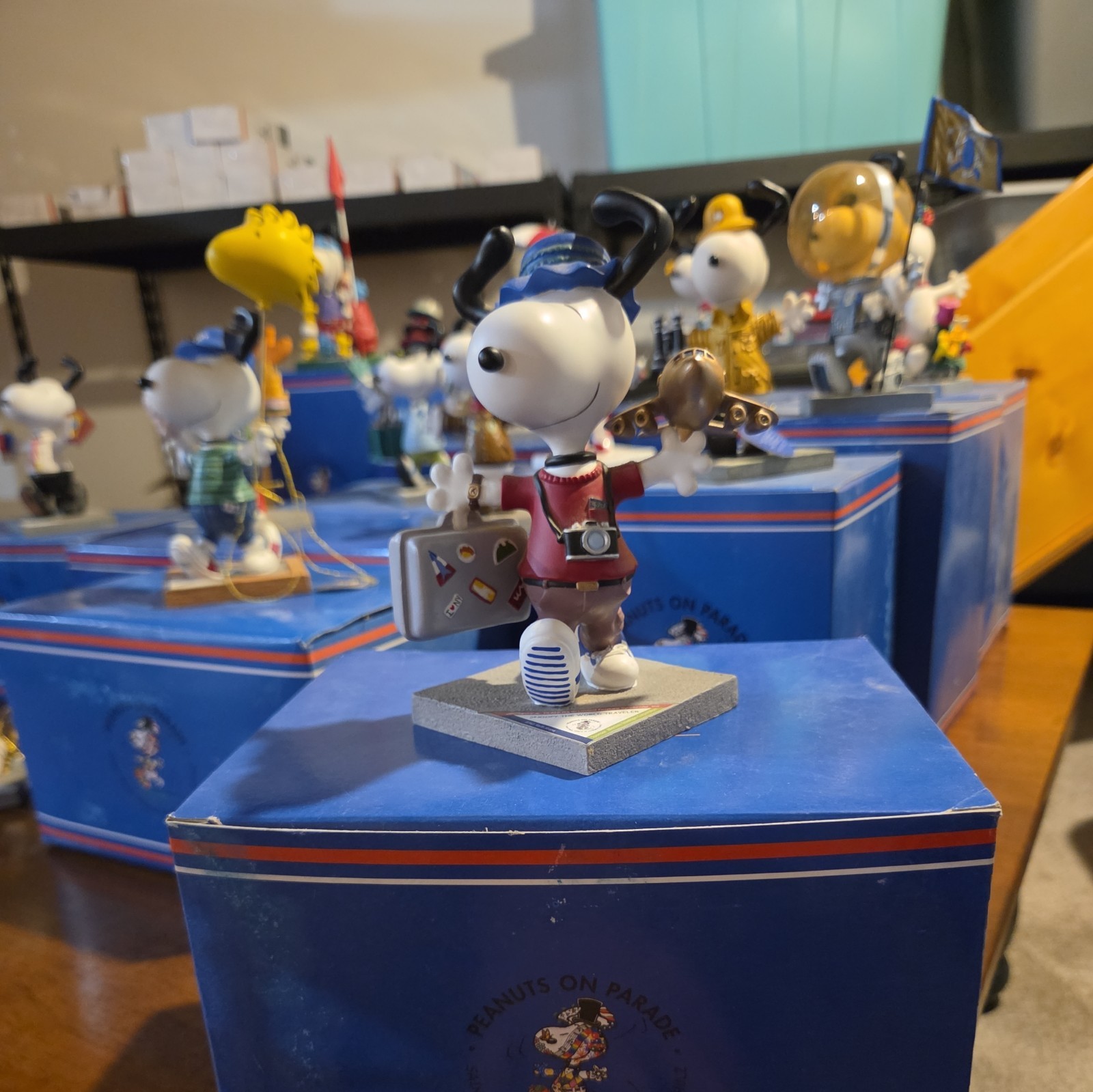 Westland Giftware Peanuts on Parade Snoopy Figurine World Traveler Dog Item 8403