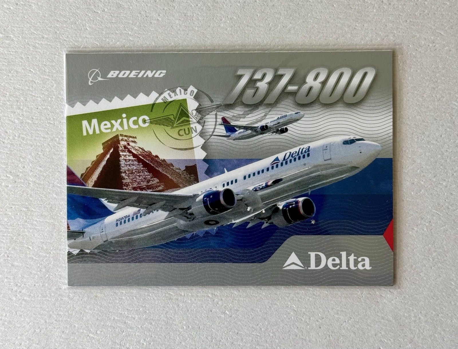 🔥 Vintage 2004 Delta Trading Card #16 Boeing 737-800 w/ holder