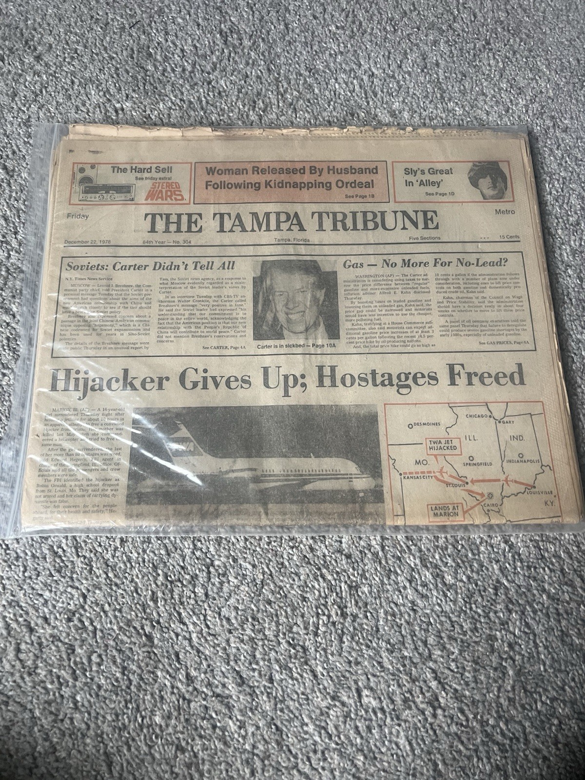 The Tampa Tribune Vintage Newspaper “hijacker Gives Up; Hostages Free” 1978
