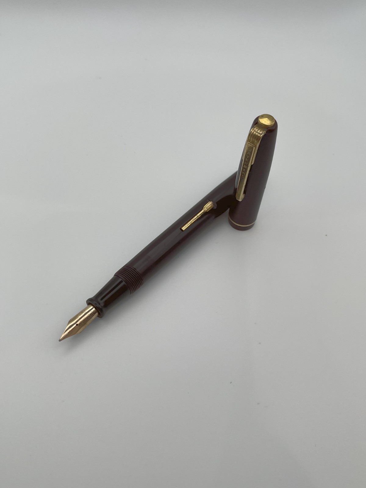 Vintage Waterman\'s 502 Fountain Pen England Burgundy Flexible 14k 2A