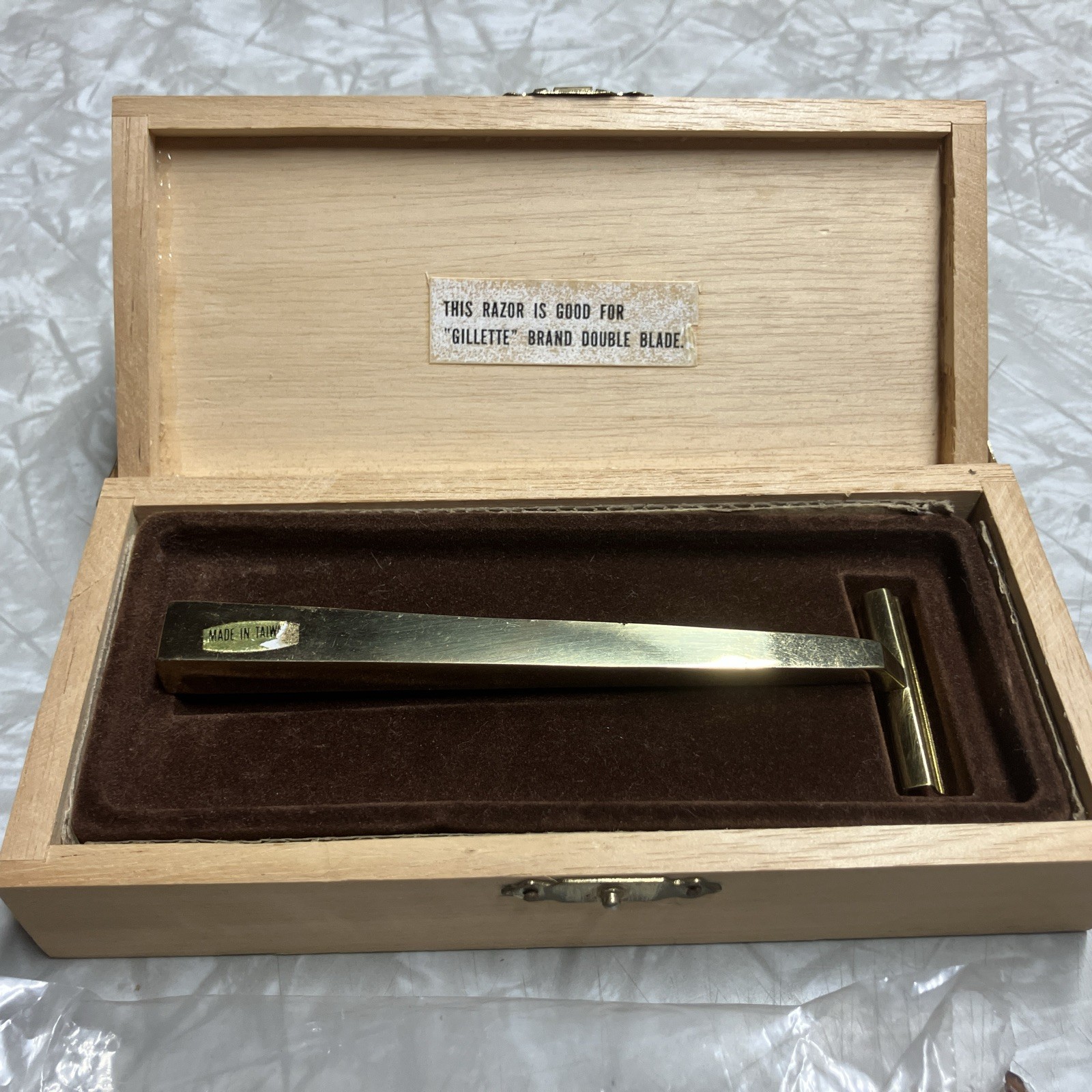 In Wooden Case Gillette Trac II Compatible Gold Tone Medium Weight Handle