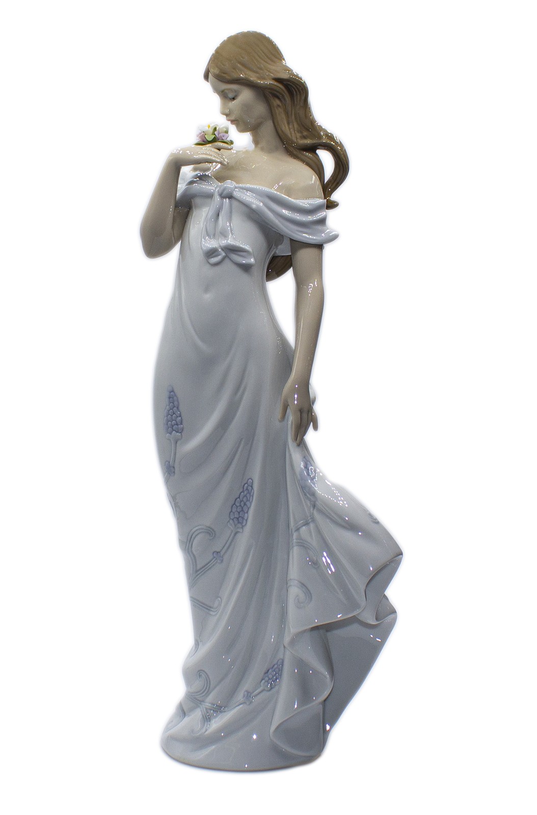 Lladro Figurine, A Flower's Whisper, (6918) 14.5 Lladro Figurine, A Flower's Whisper, (6918) 14.5