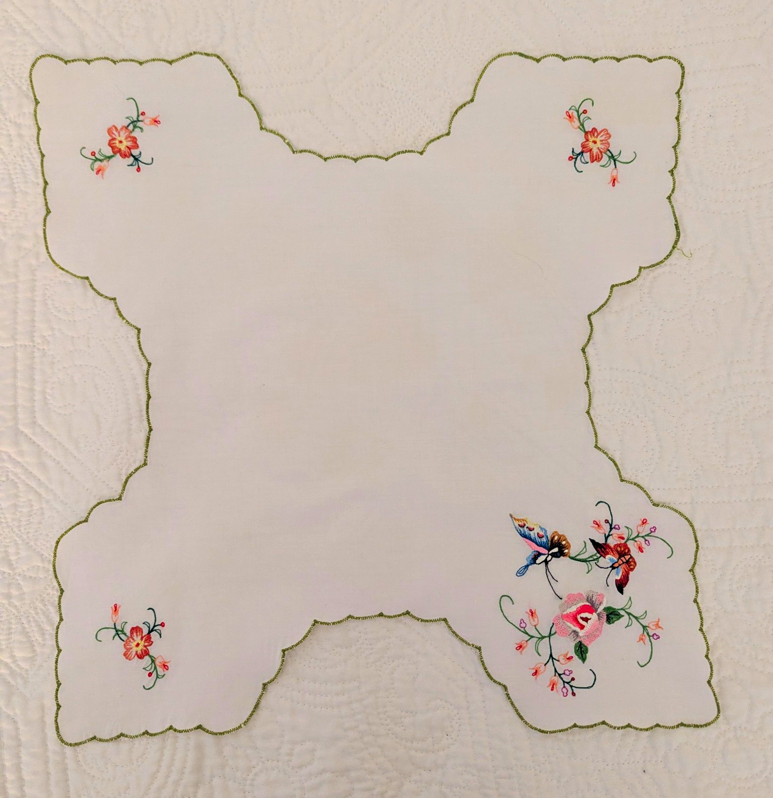 Vtg White Embroidered Floral/ Butterfly Bread Basket Liner W/Green Trim