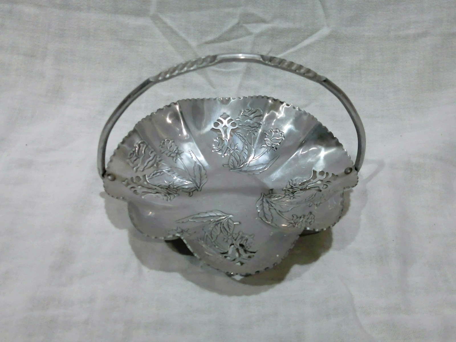 Vintage Mid Century Thames Japan Hammered Aluminum Floral Basket