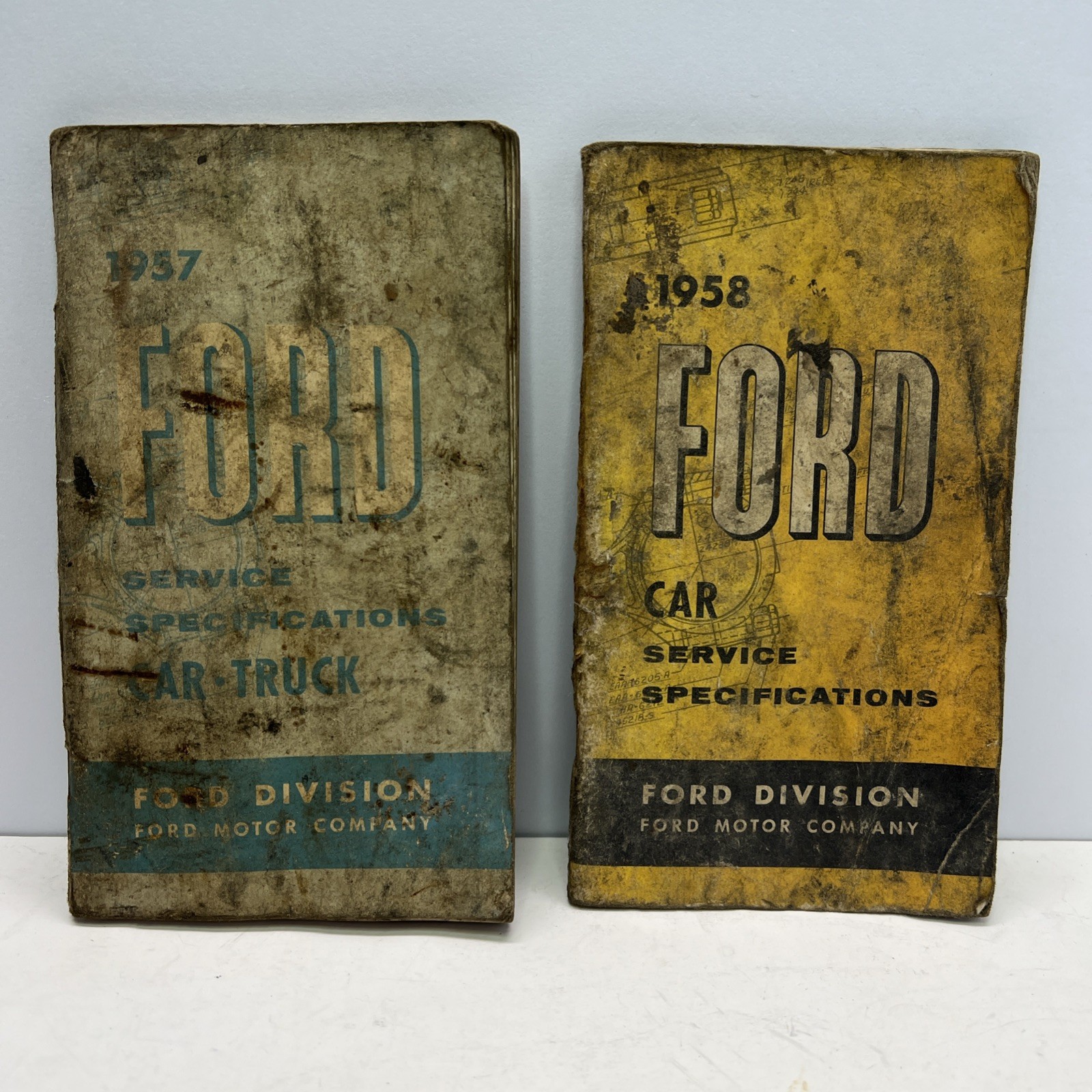 VTG 1957 & ‘58 Ford Car Truck Service Spec Books Fairlane Pickup Thunderbird