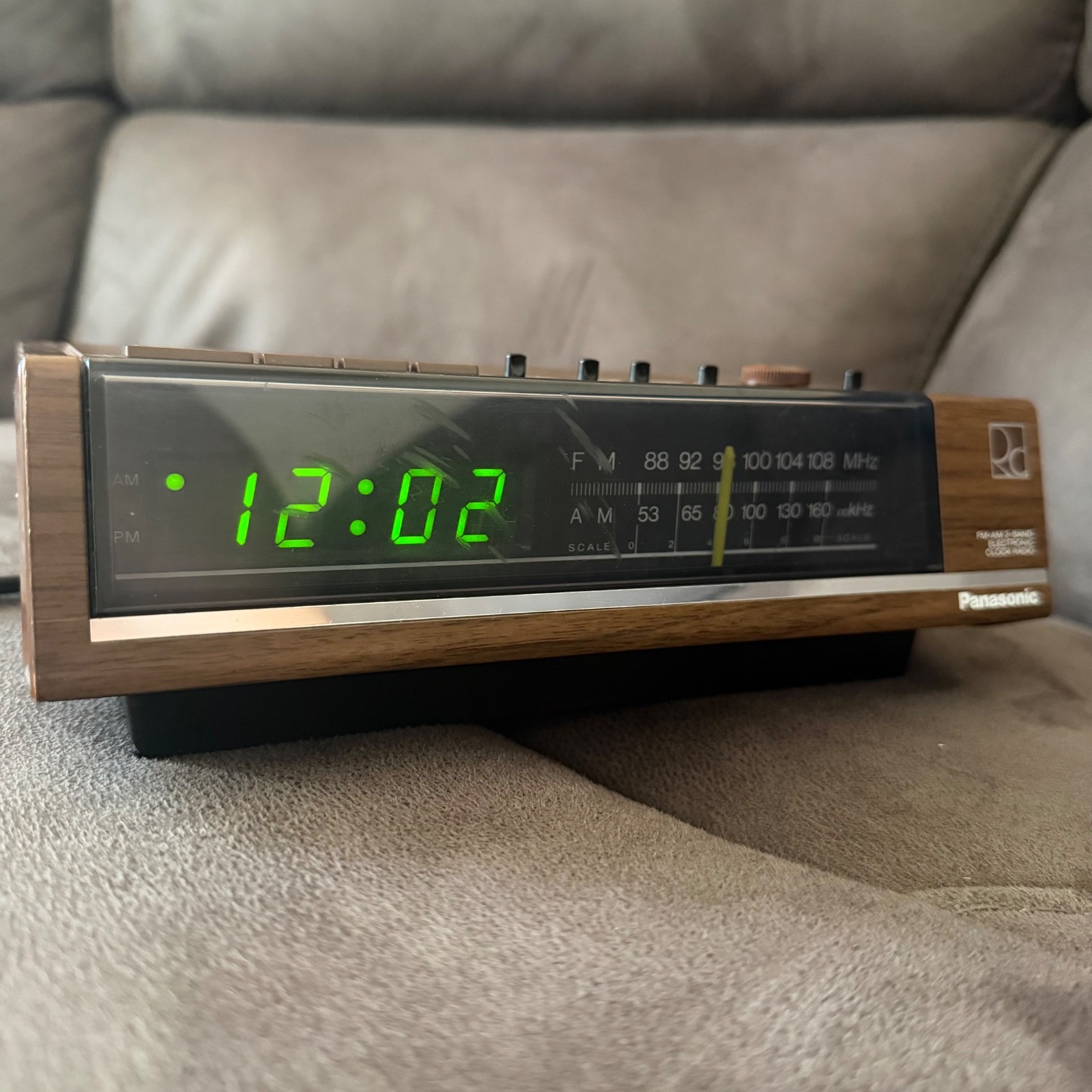Vintage Panasonic RC-6050 FM AM Electronic Clock Radio Wood Grain Tested