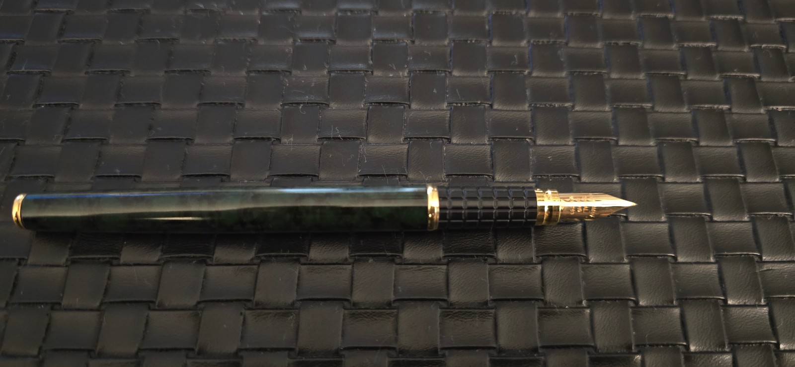 Waterman Exclusive Fountain Pen Green Marble 18K Gold Nib France