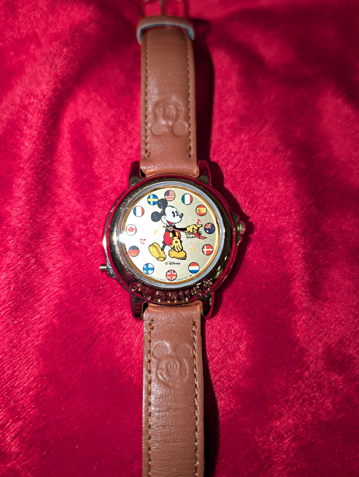 Vintage Lorus Disney Mickey Mouse The Melody Mickey Watch V421-0020 R TR006 &box