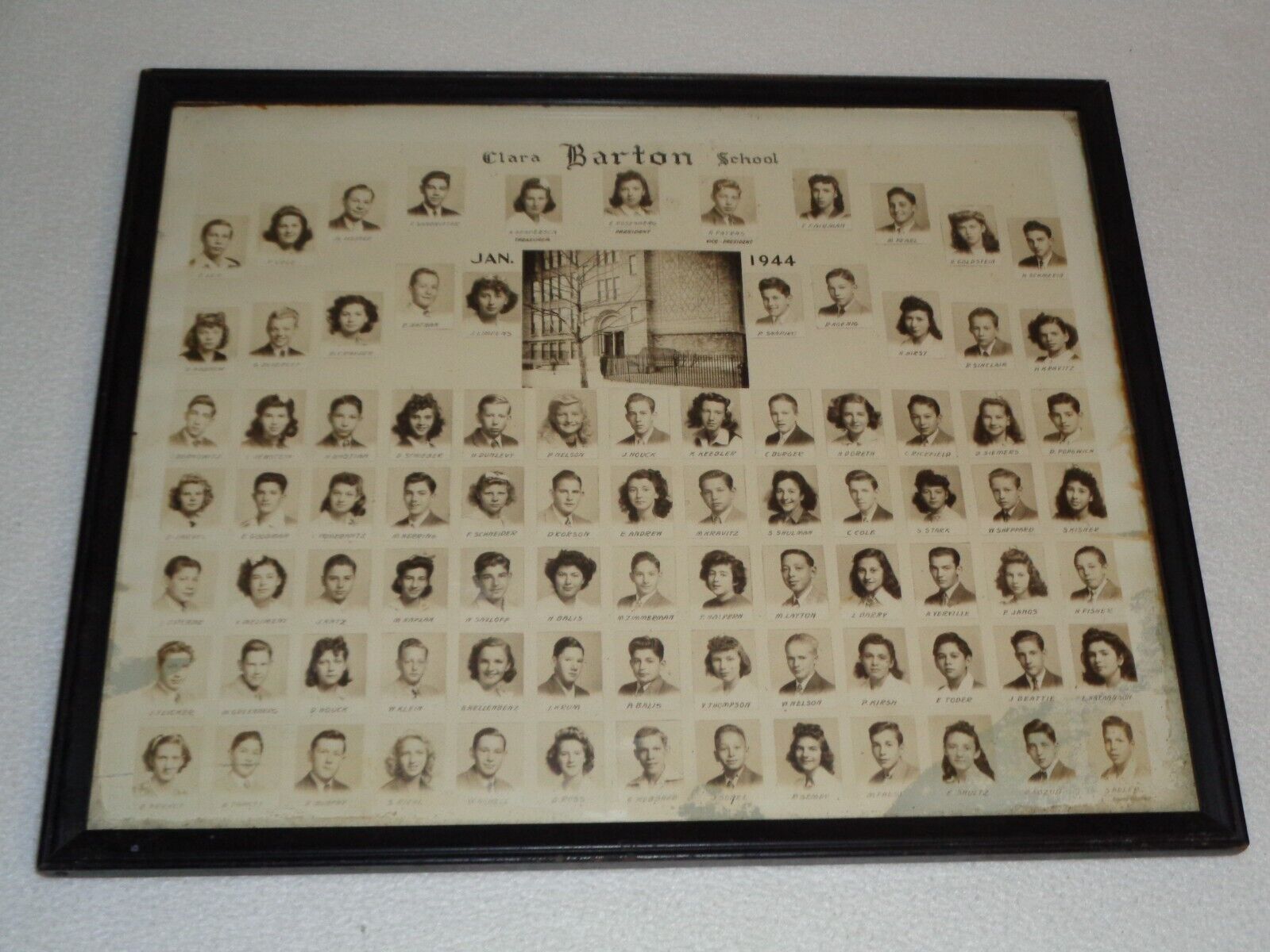 Clara Barton School 1944 Philadelphia PA Rare Class Photo with 91 Signatures