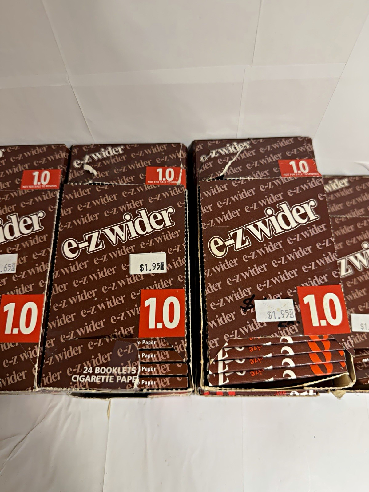 E-Z WIDER 1.0 132 ROLLING PAPERS BOOKLETSAND DISPLAY BOXES (Multiple Boxes)