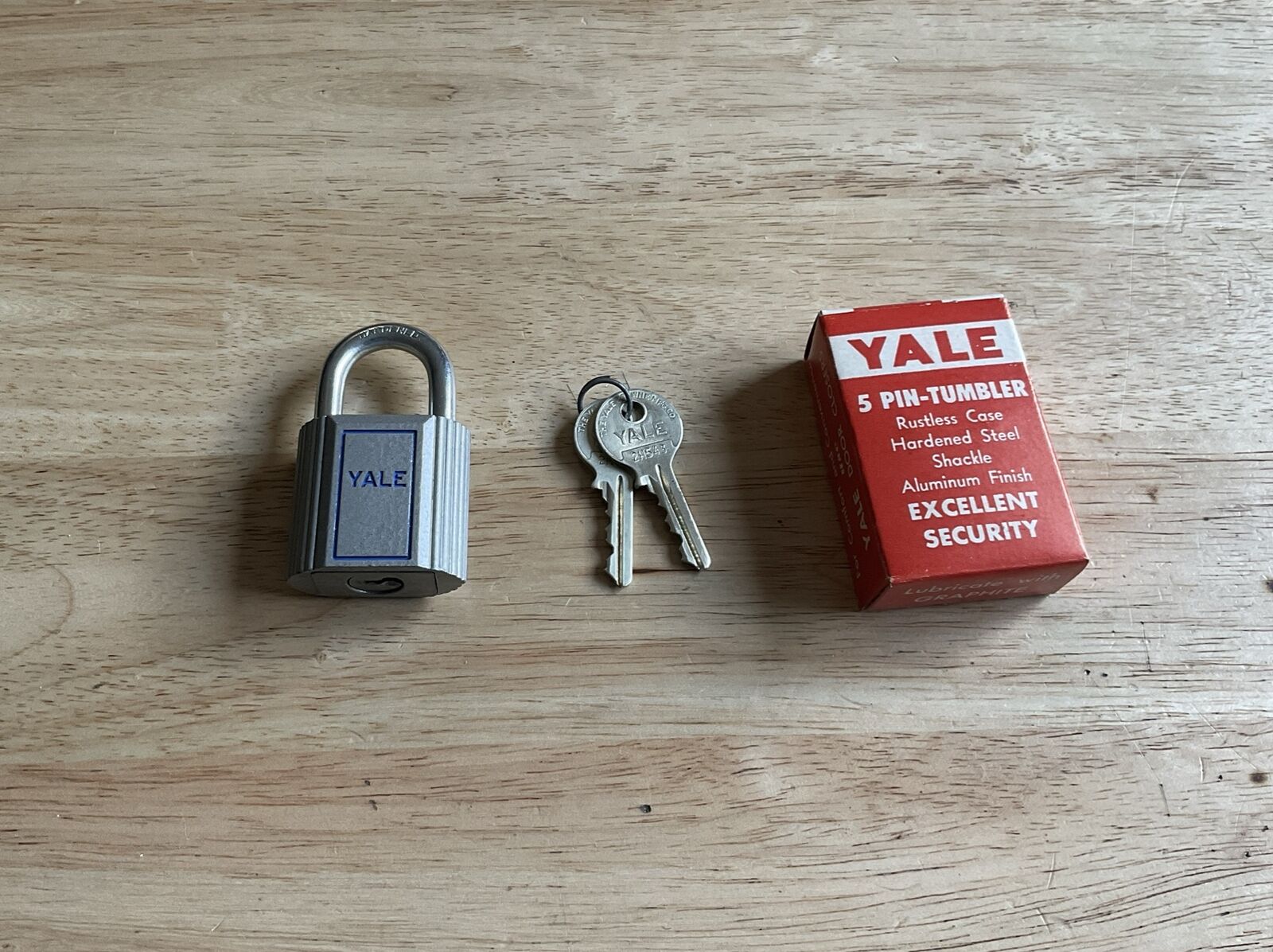 Vintage Yale 5 Pin- Tumbler Padlock  # 797 With Keys NOS