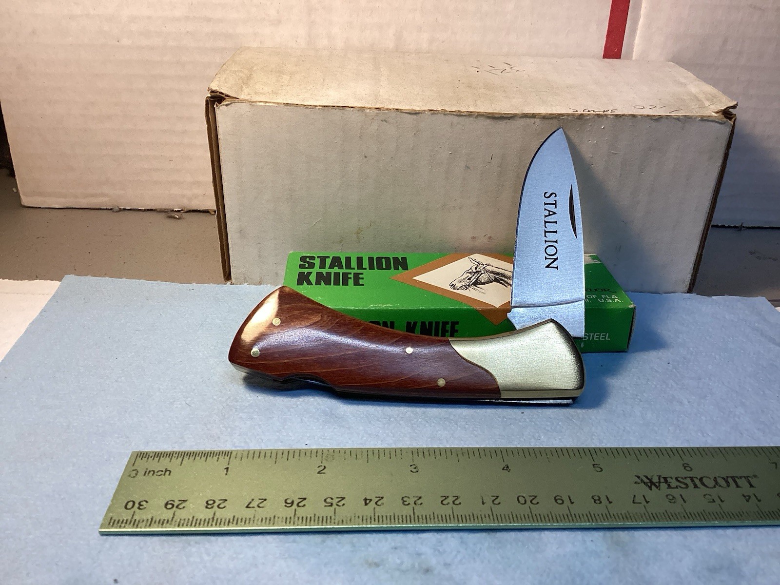 Vintage VALOR Japan STALLION Lock Back Pocket Knife. Excellent In Box