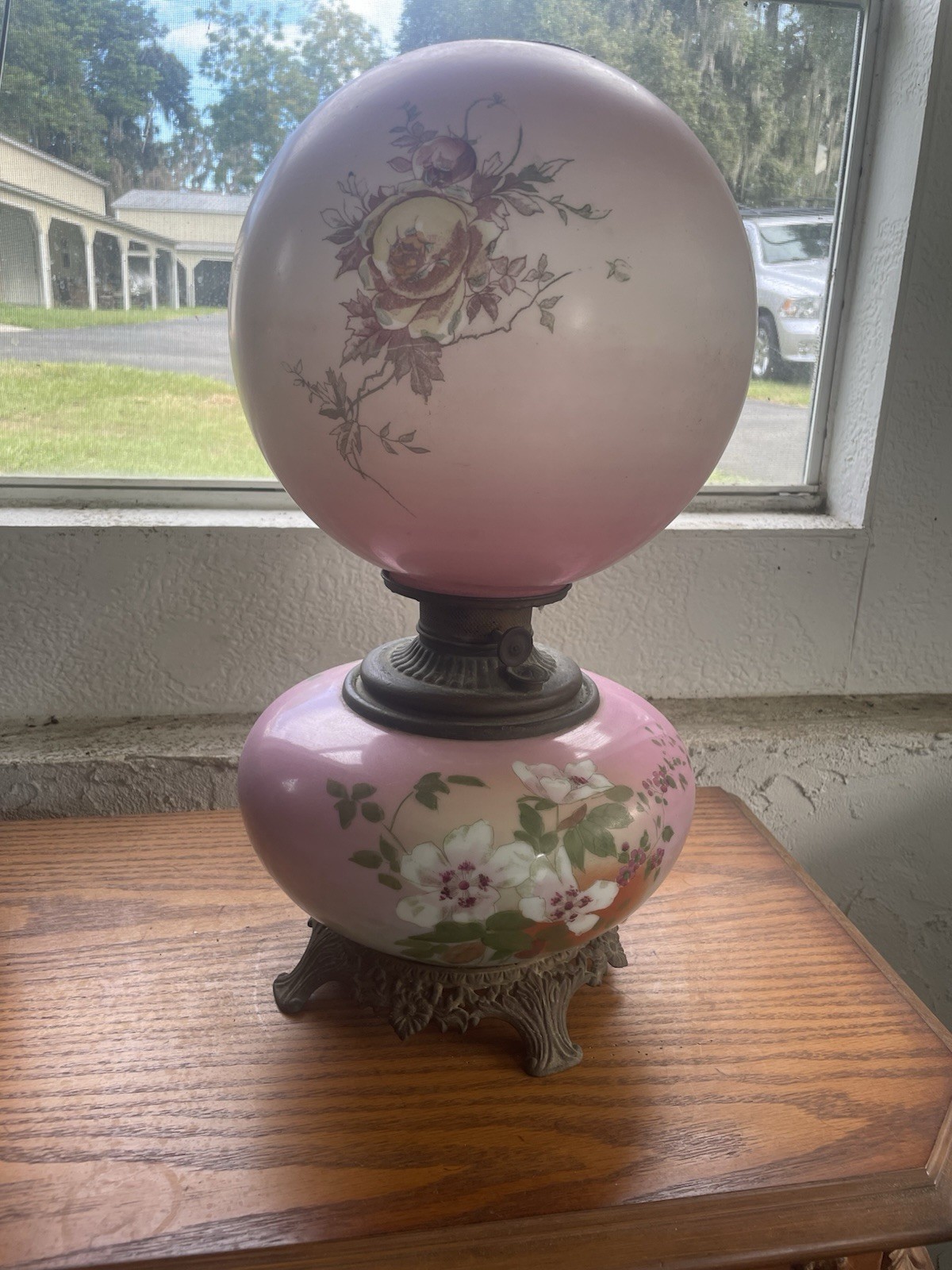 antique Victorian-style \