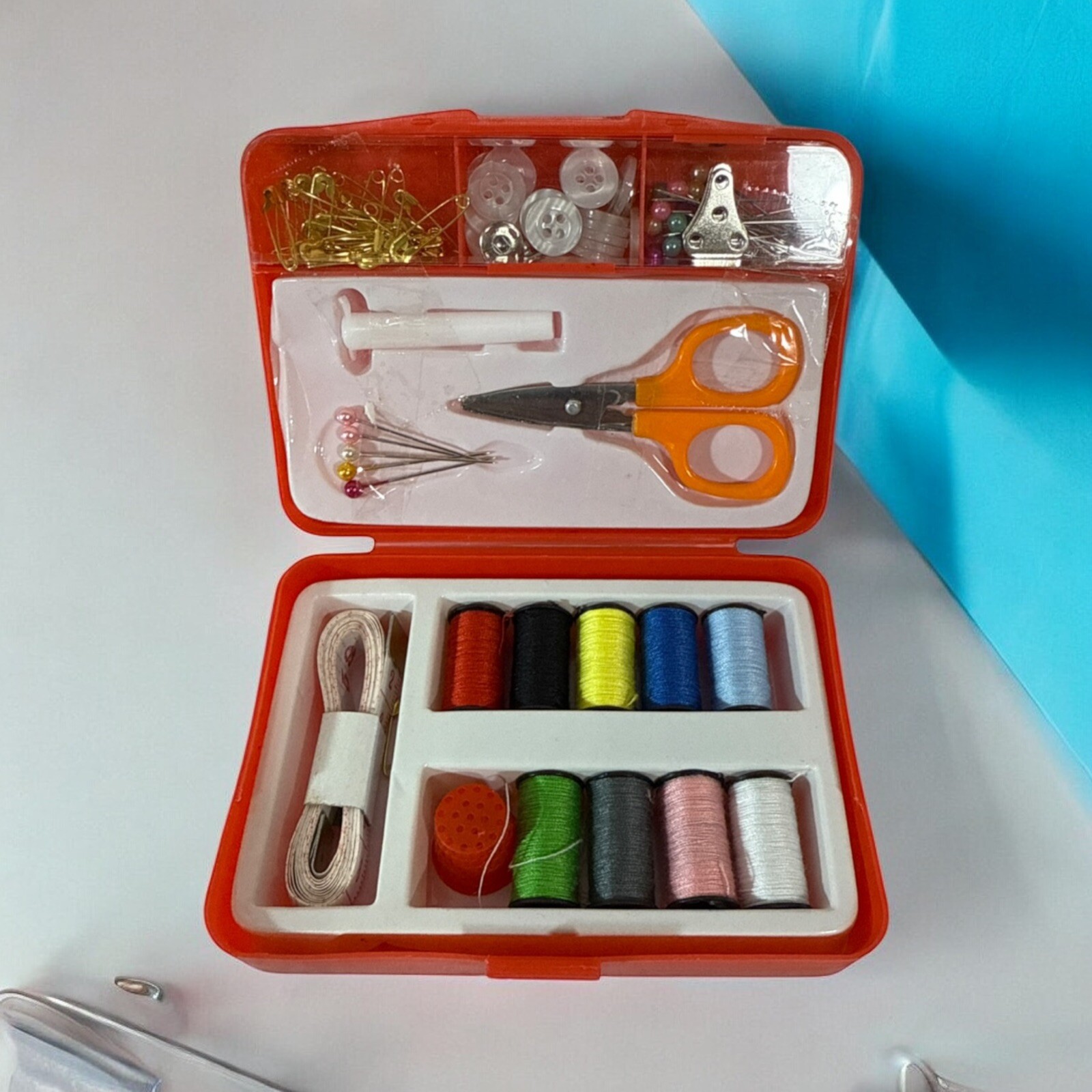 Travel Home Sewing Kit Scissors Needles Thread Tape Set Portable New