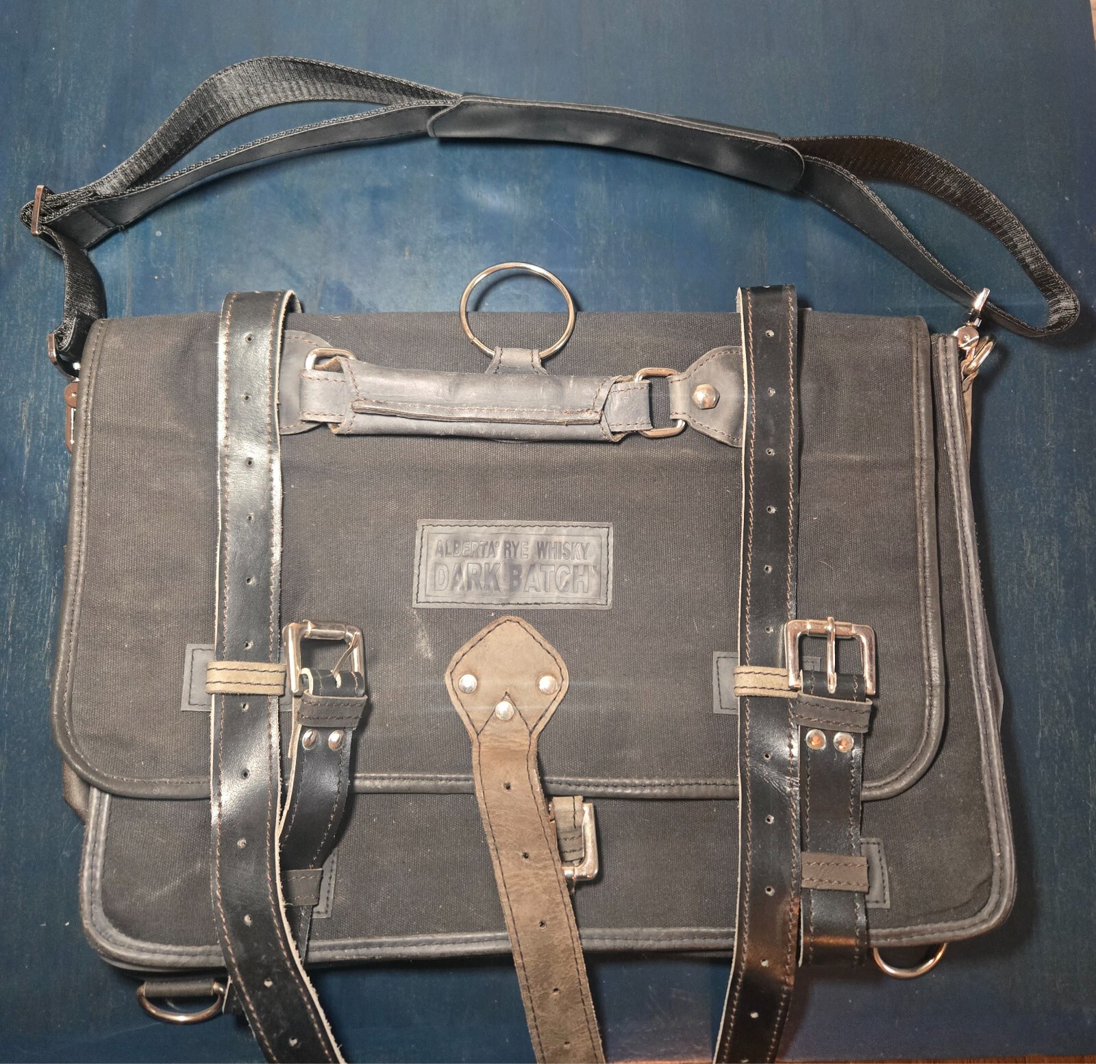 *RaRe* Vintage ALBERTA CANADA RYE WHISKEY Dark Batch Messenger BAG