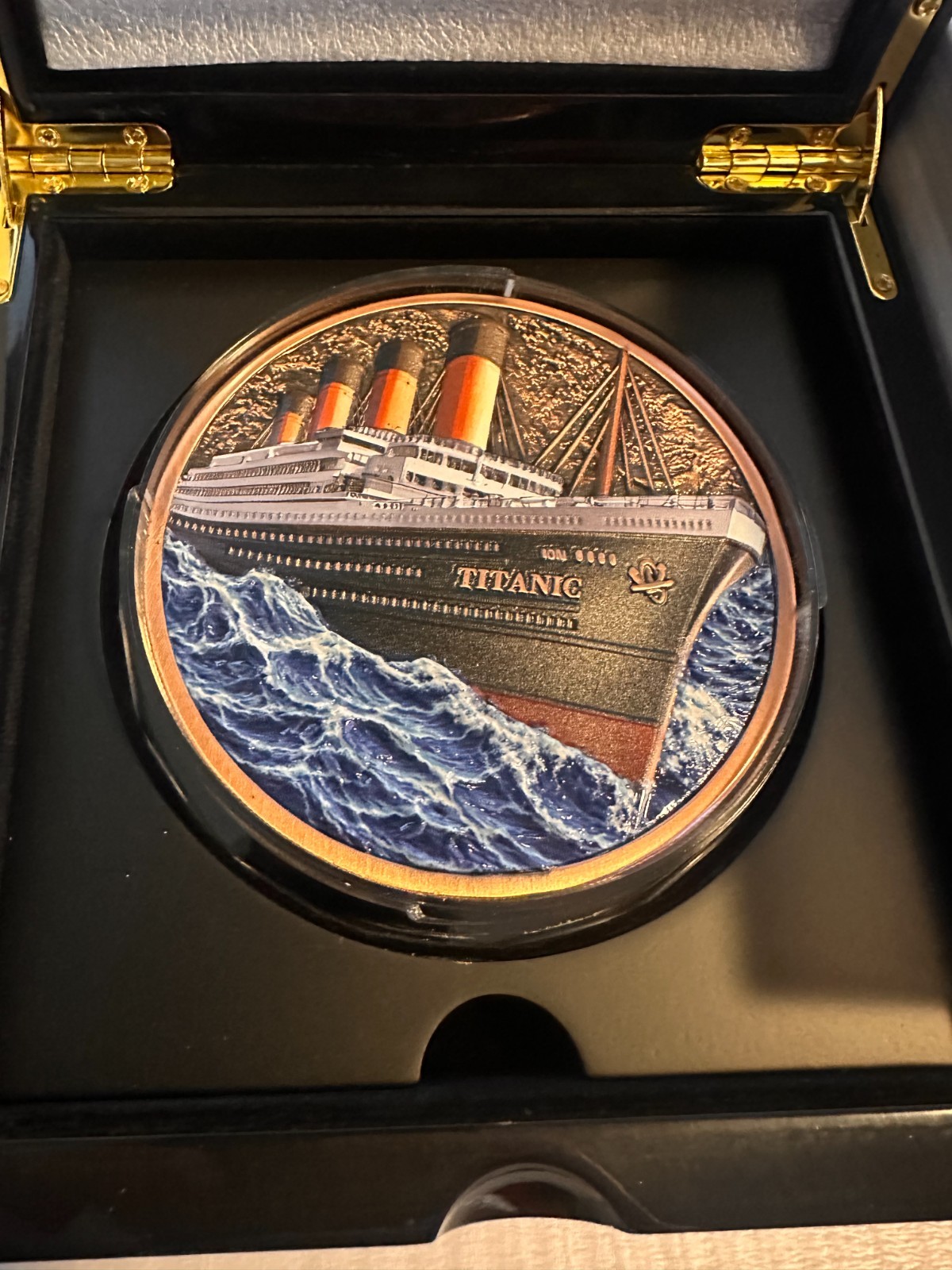 Titanic .999 Copper Round 1 Kilo. Commemorative Coin. Limited edition 2500 BIG