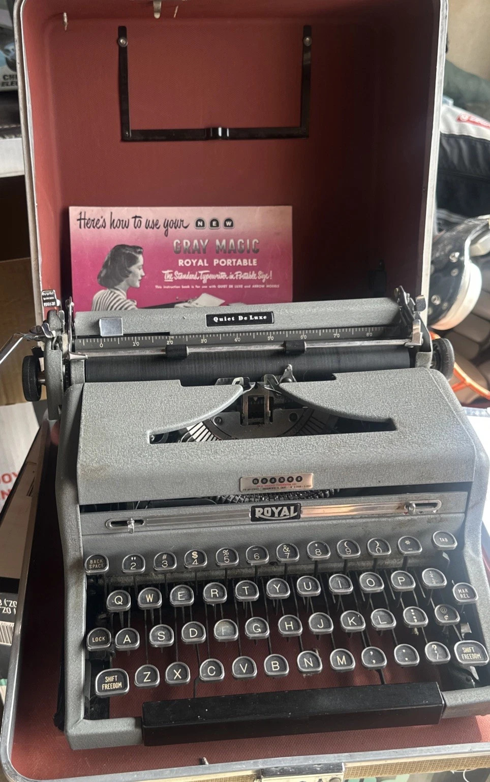 ROYAL Quiet Deluxe Gray Typewriter As Is