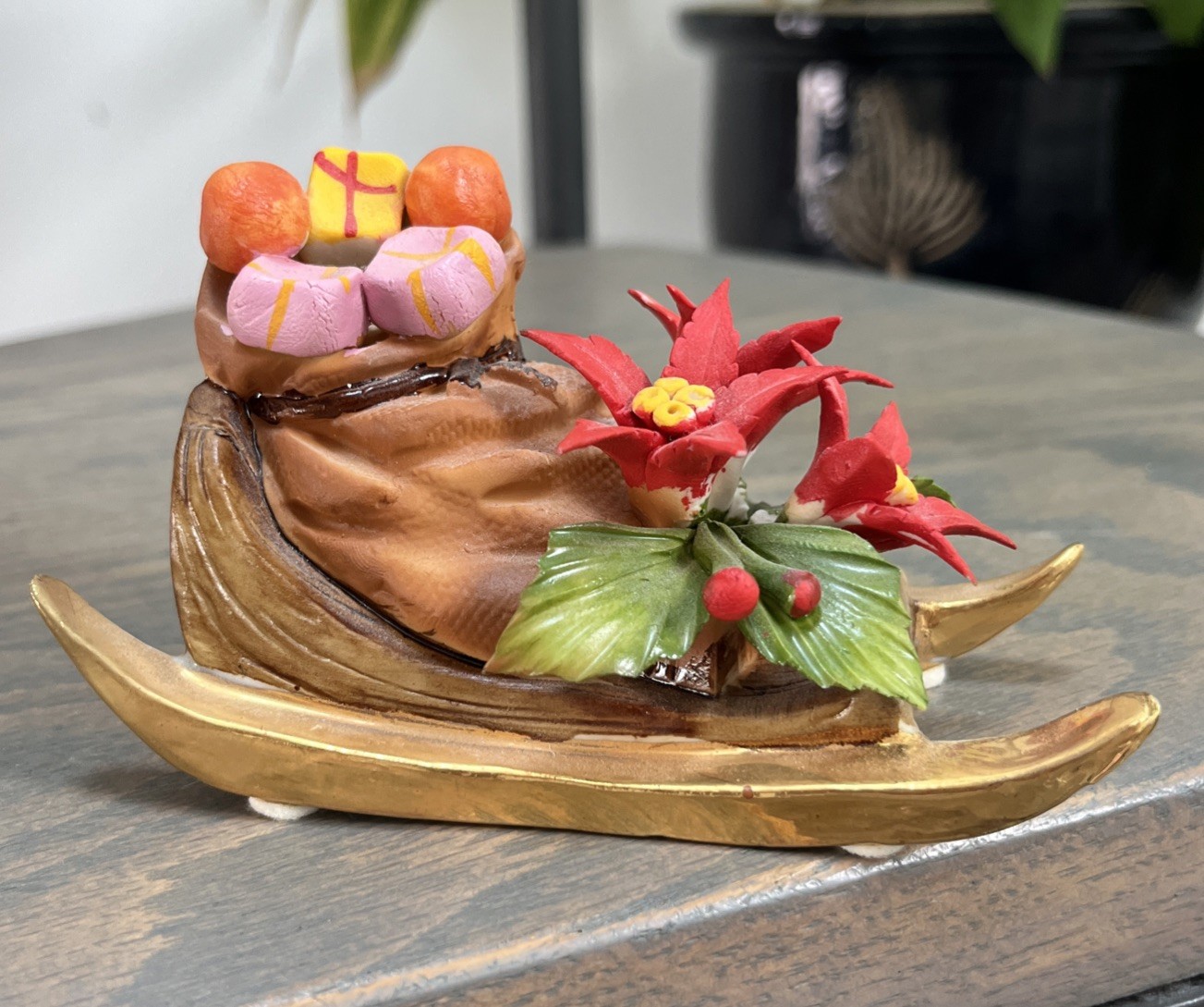 Vintage Italian Capodimonte Porcelain Christmas Sleigh Poinsettias Presents Gold