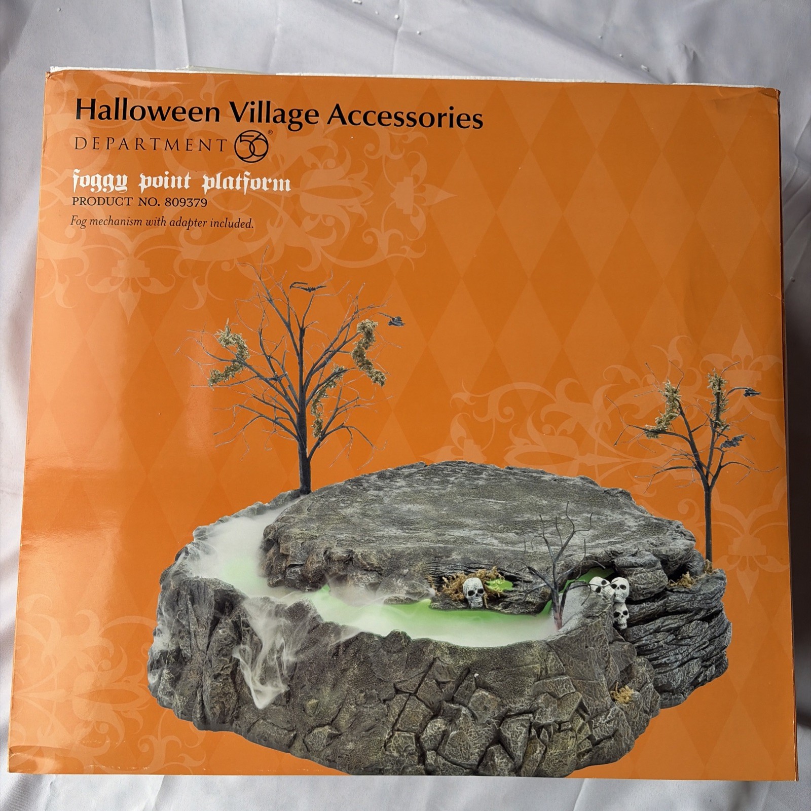 BRAND NEW RETIRED Department 56 Foggy Point Platform #809379 Halloween Village